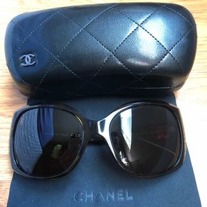 Chanel Pearl Sunglasses 100% authentic.